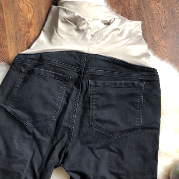 LOFT Petites MATERNITY jeans 6 petite - Picture 6 of 8
